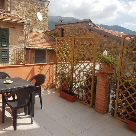 Piccolo Rifugio Nel Verde Chiusavecchia Ngoại thất bức ảnh