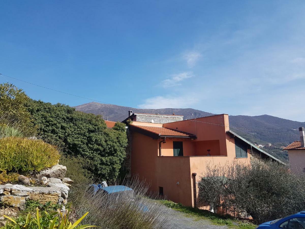 Piccolo Rifugio Nel Verde Chiusavecchia Ngoại thất bức ảnh